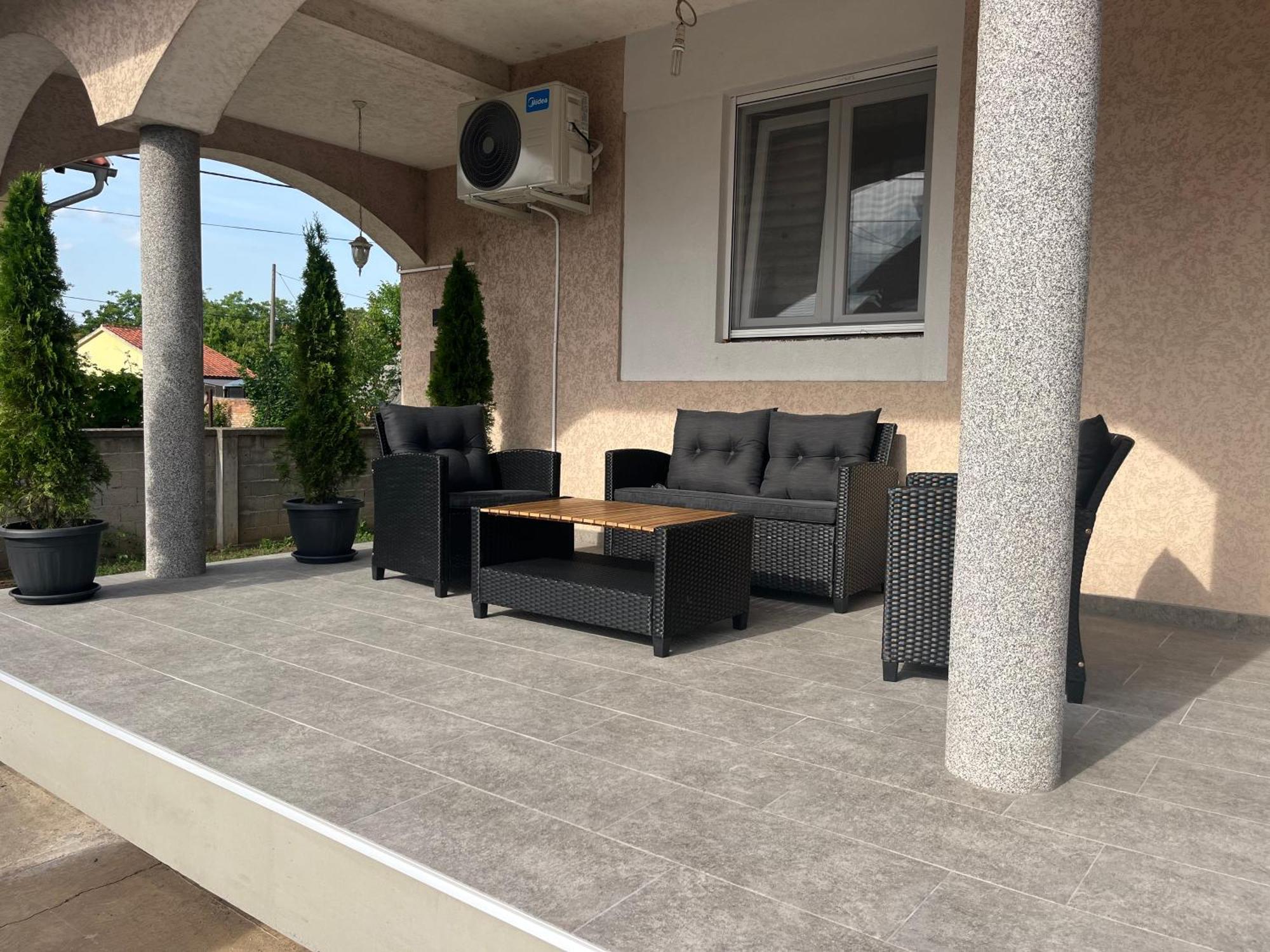 Beoair Apartments Surčin Eksteriør bilde